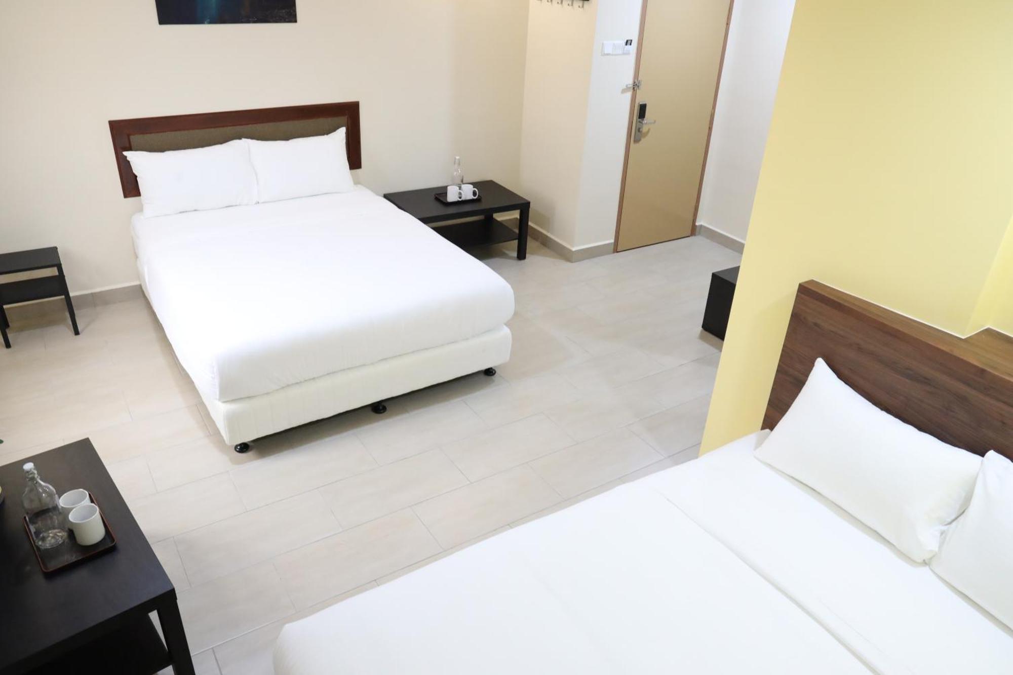 Capital O 90897 Island City Hotel 乔治敦 外观 照片
