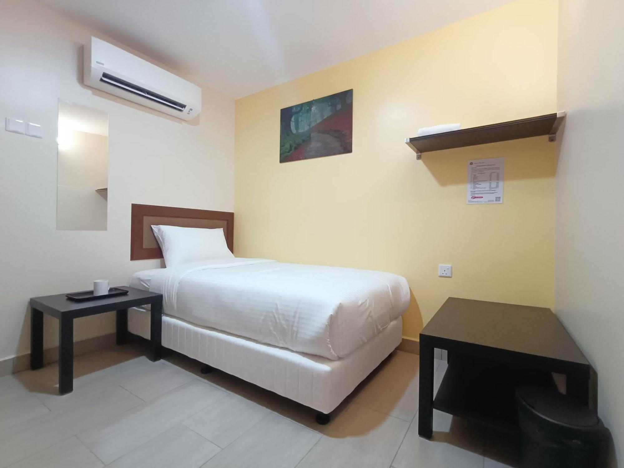 Capital O 90897 Island City Hotel 乔治敦 外观 照片